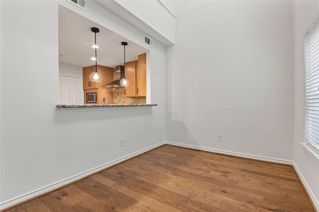 6015 Oram St #D - Photo 4 of 17