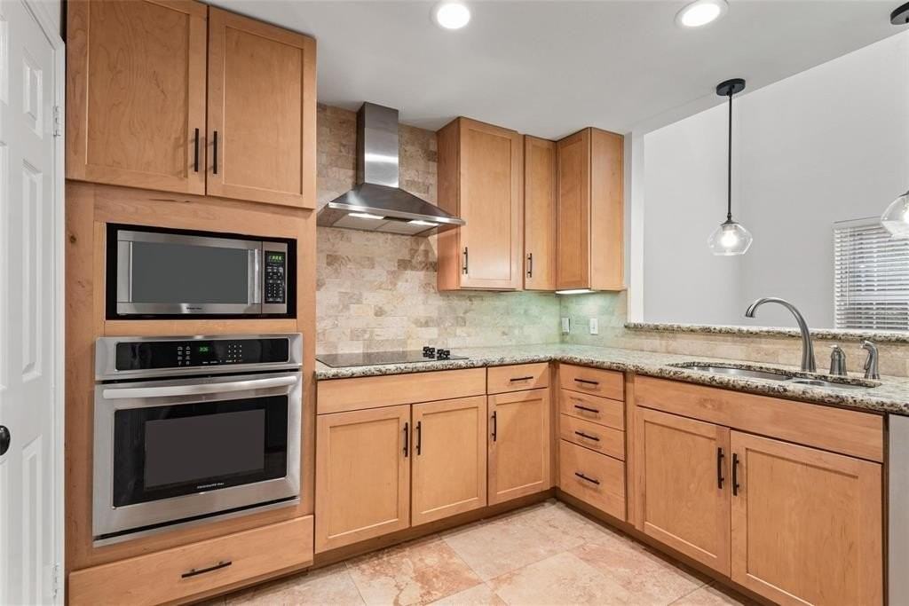 6015 Oram St #D - Photo 5 of 17