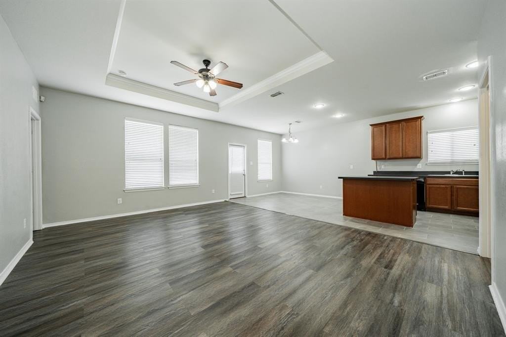 103 Honeysuckle Ct - Photo 3 of 32