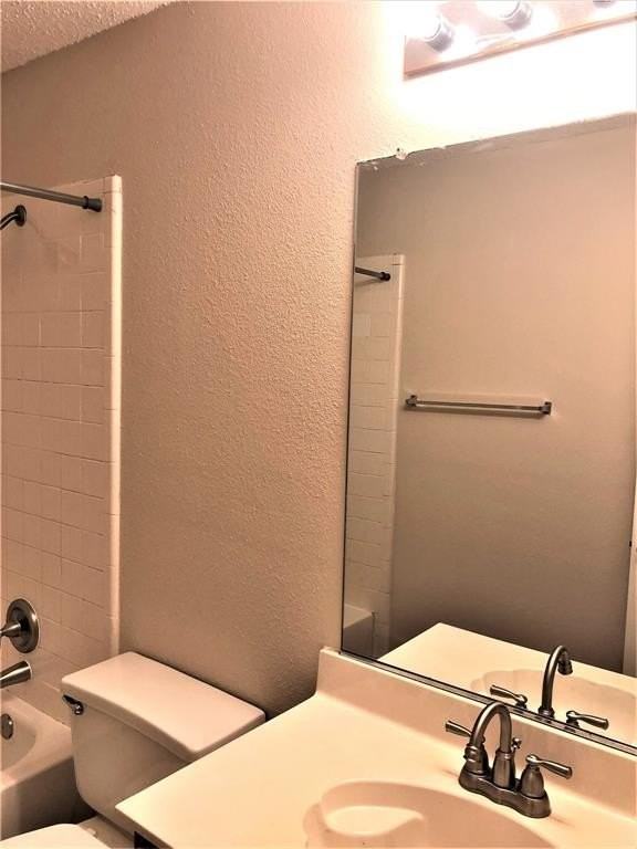 3004 Black Walnut Dr - Photo 7 of 9