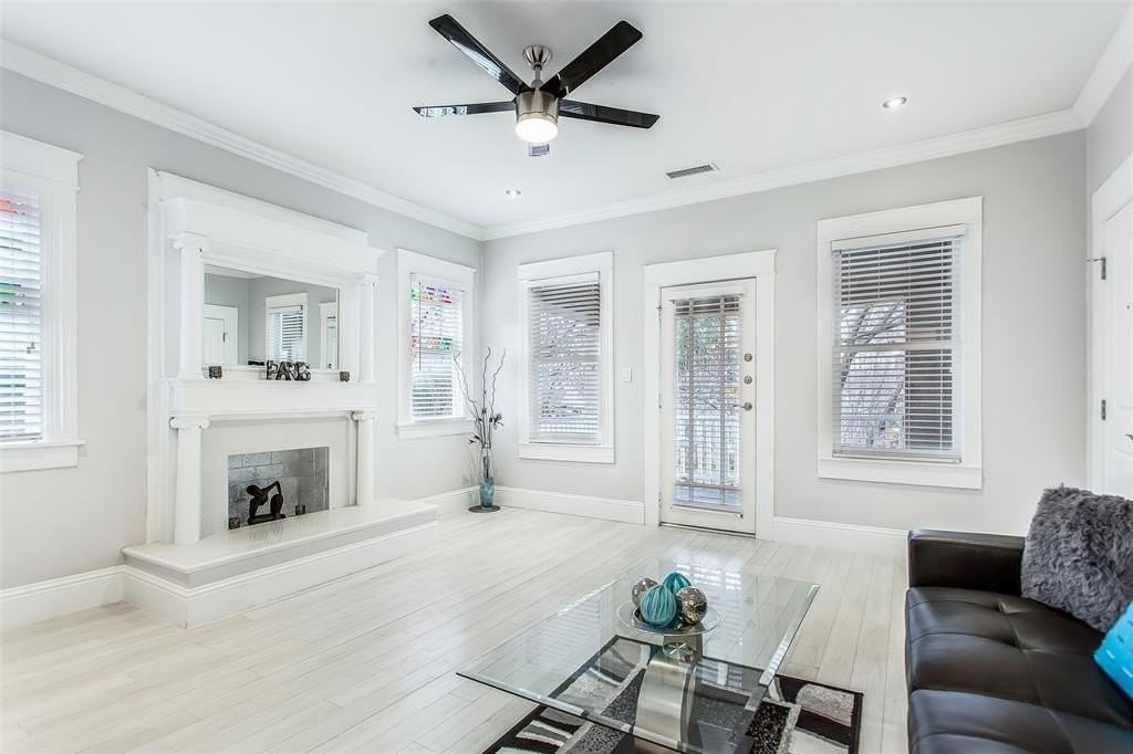 4719 Junius St #3 - Photo 7 of 36