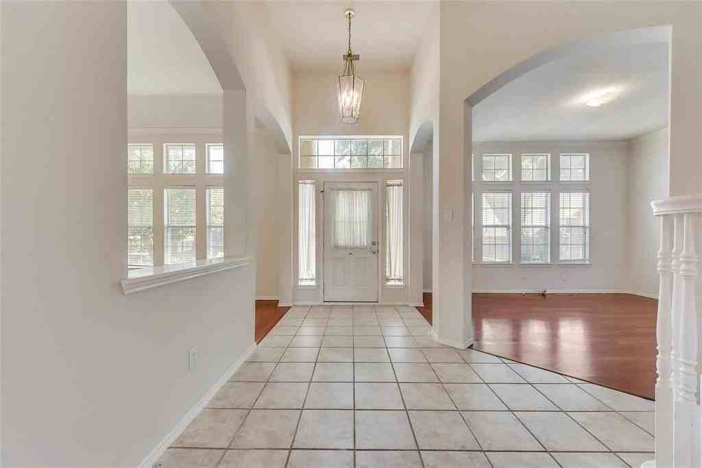 2409 Mccarran Dr - Photo 5 of 20