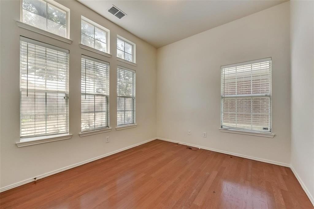 2409 Mccarran Dr - Photo 7 of 20