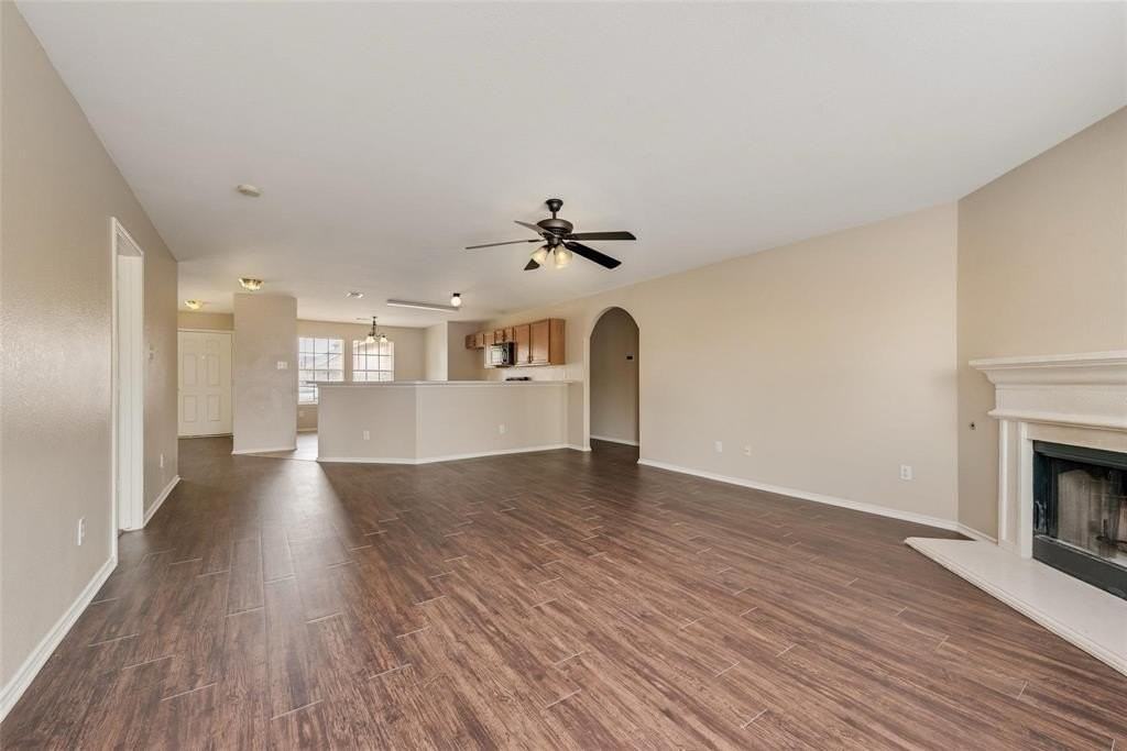2112 Chisolm Trl - Photo 5 of 19