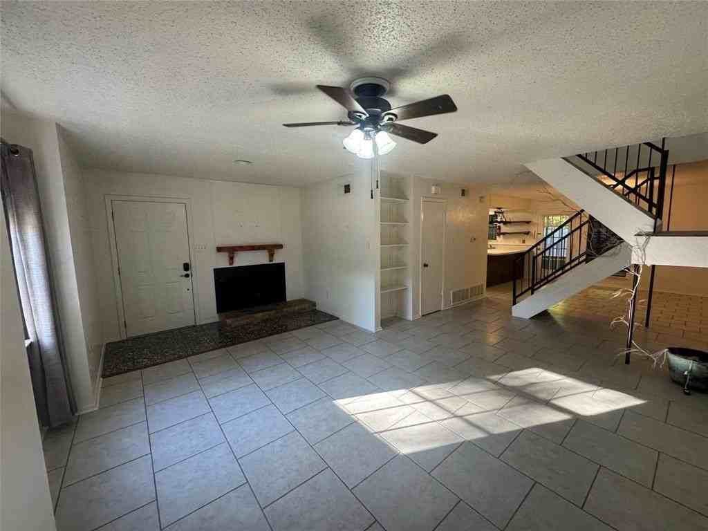 408 Olson Ct - Photo 5 of 24