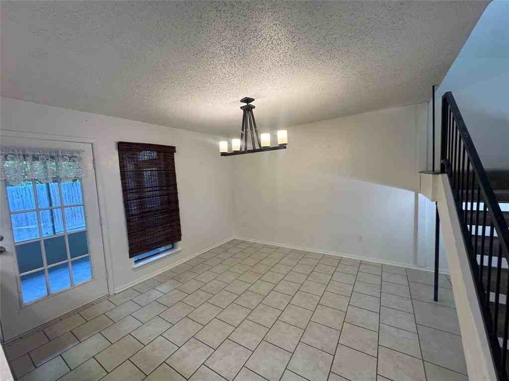 408 Olson Ct - Photo 6 of 24