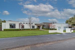 featured image of 4529 Royal Ln