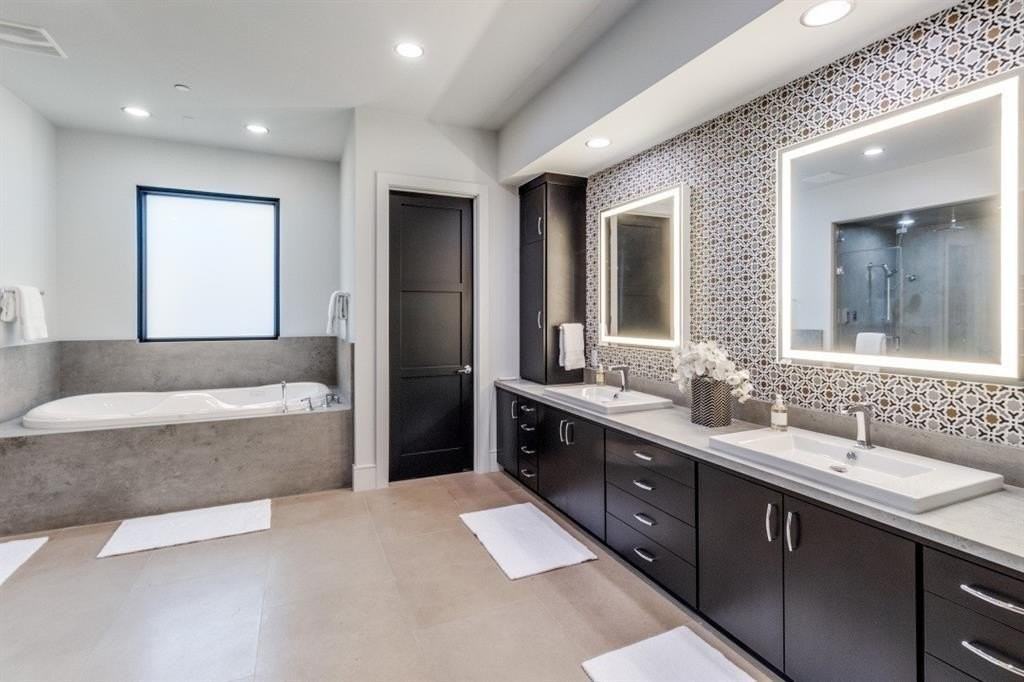 4529 Royal Ln - Photo 7 of 13