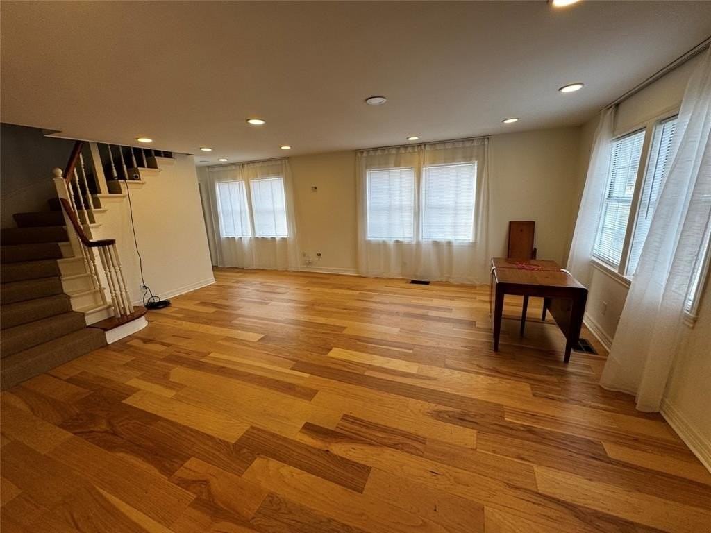 1112 Kings Hwy - Photo 4 of 39