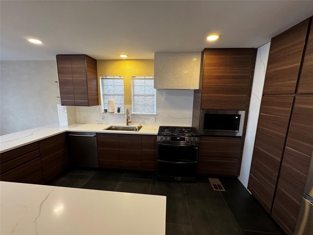 1112 Kings Hwy - Photo 6 of 39