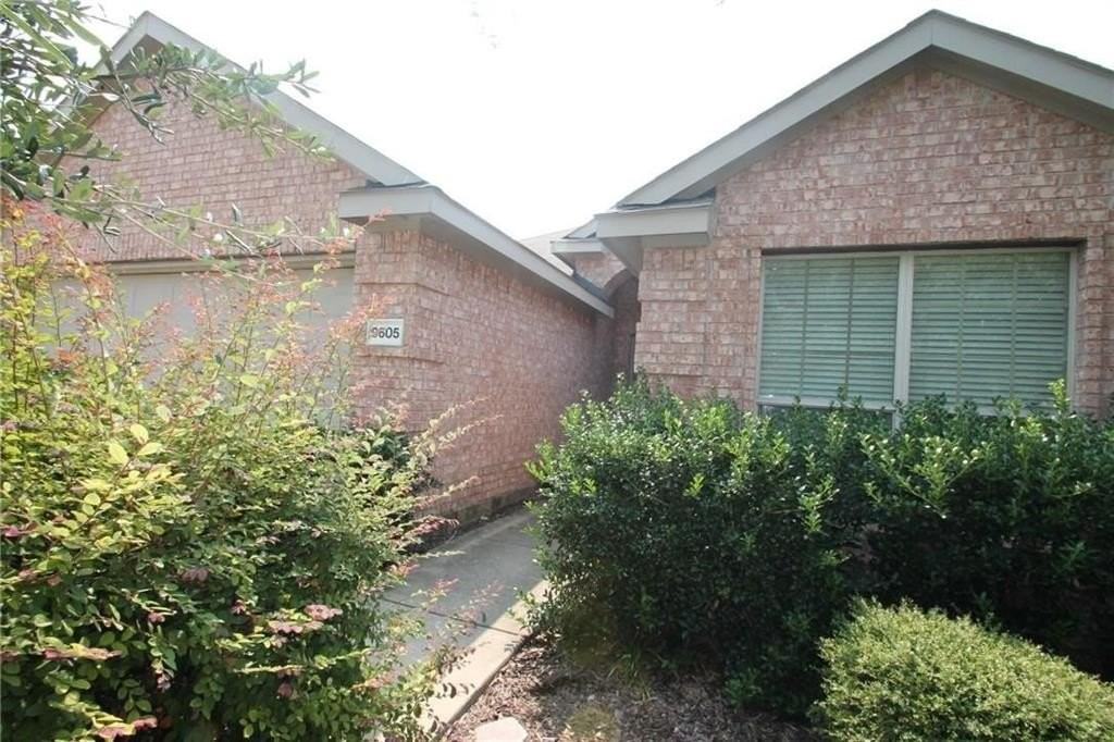 9605 Zaharias Dr - Photo 3 of 14