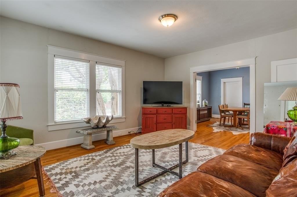 6203 Richmond Ave - Photo 6 of 16