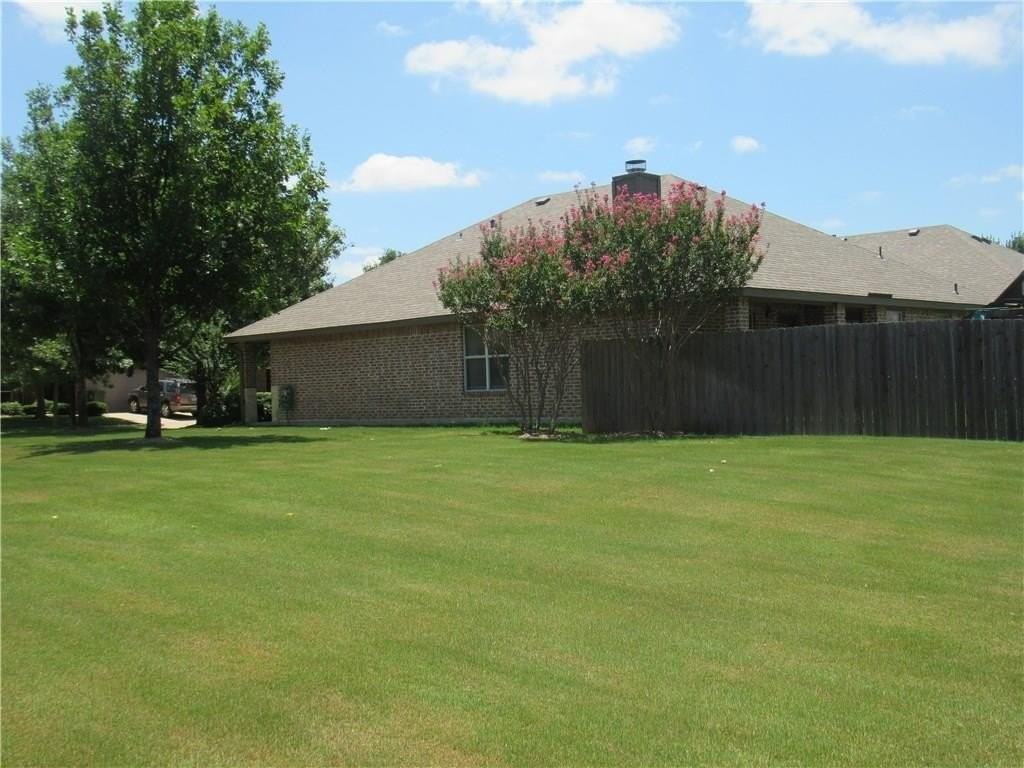 4411 Shady Elm Dr - Photo 6 of 33