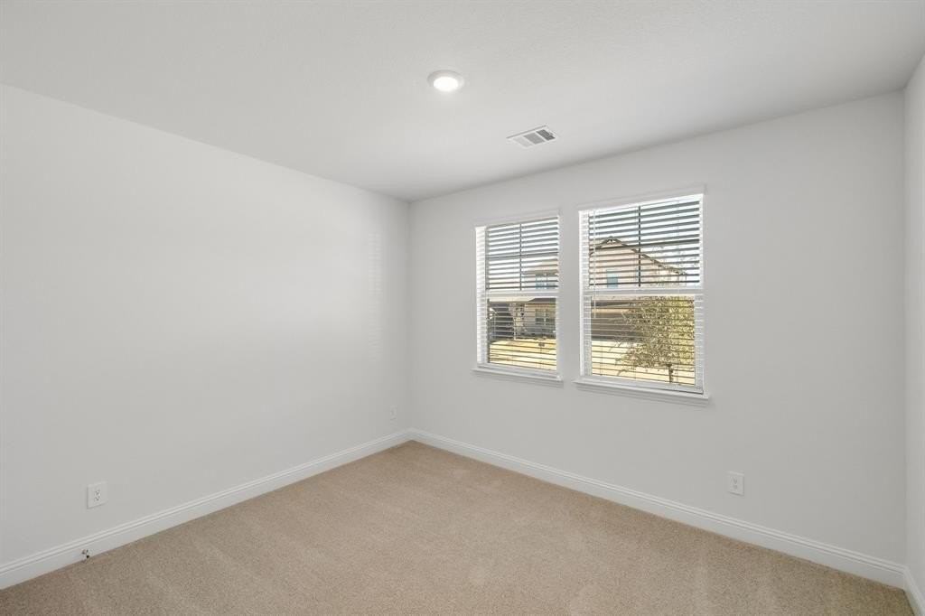 2441 Glacier Rdg - Photo 5 of 37