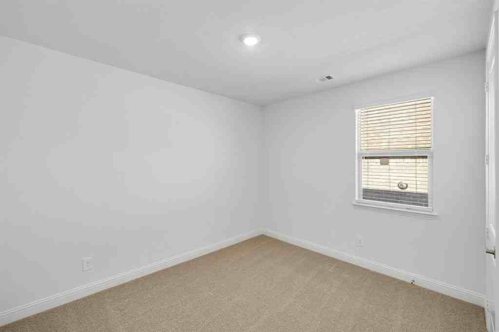 2441 Glacier Rdg - Photo 7 of 37