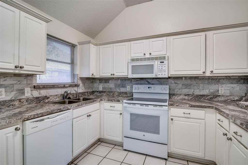 132 Magnolia Ln - Photo 4 of 24