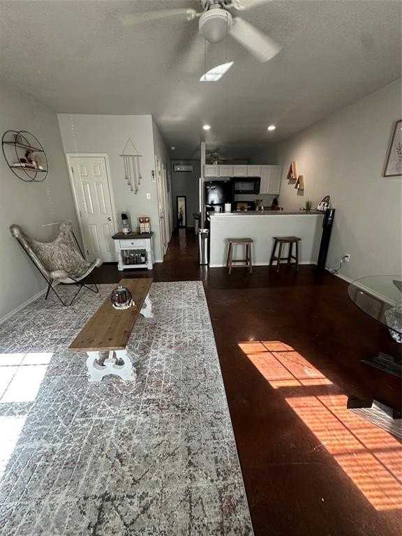 215 Price Ln - Photo 2 of 7