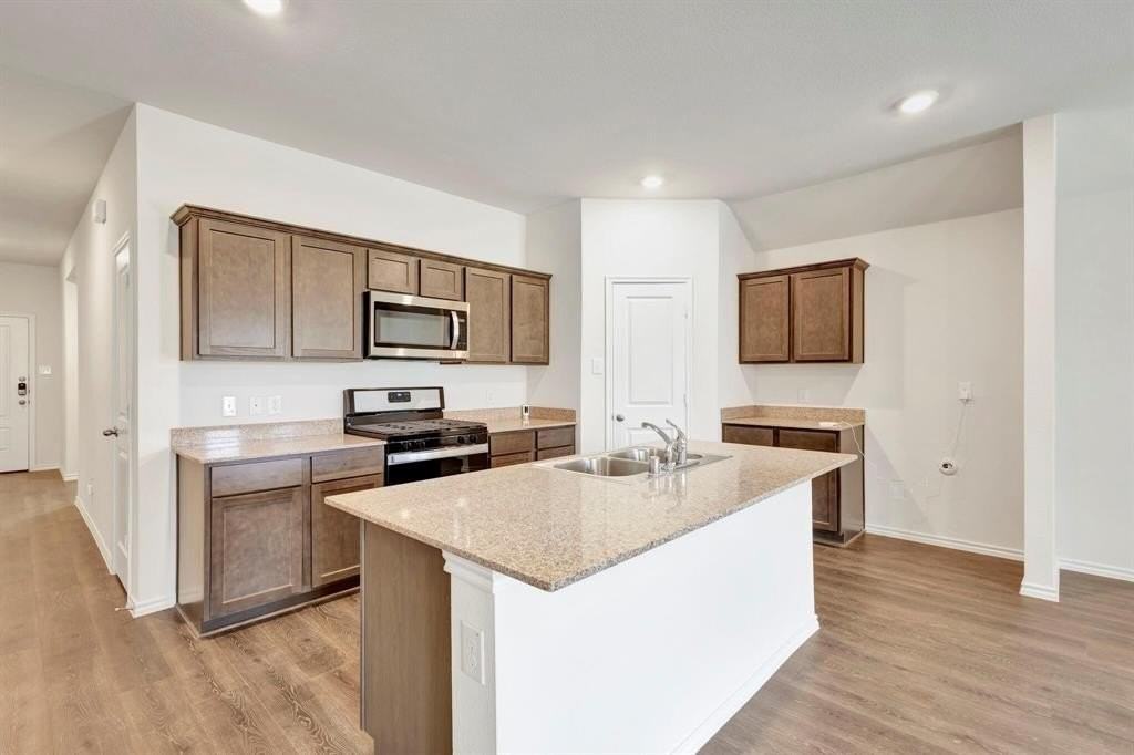 1006 Honey Maple St - Photo 3 of 31