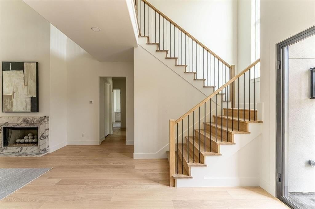 3815 Dunhaven Rd - Photo 2 of 33