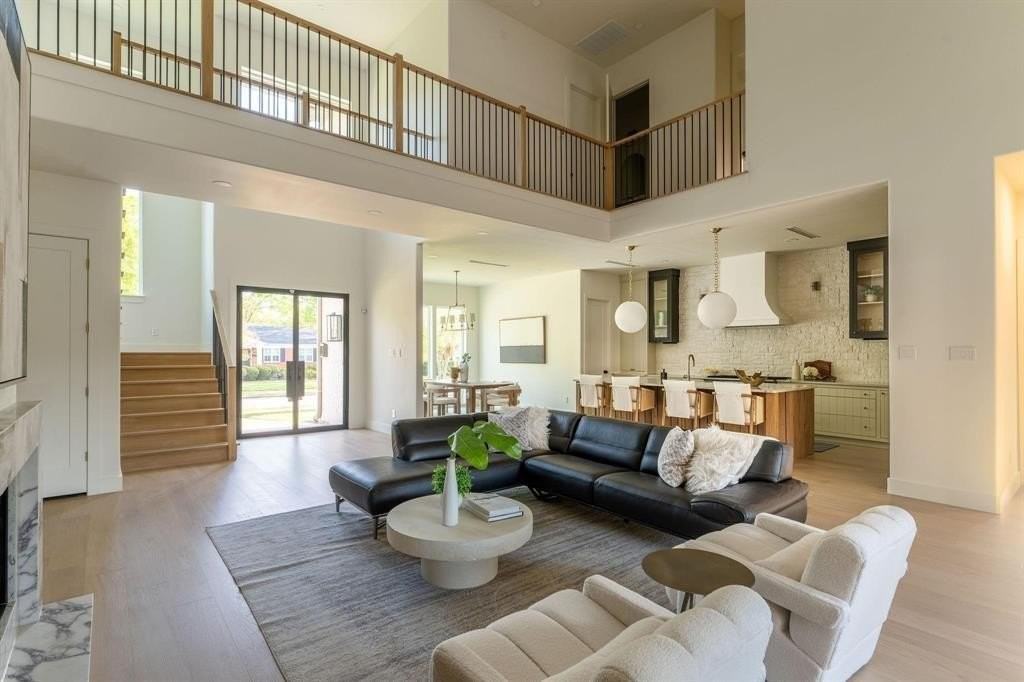 3815 Dunhaven Rd - Photo 5 of 33