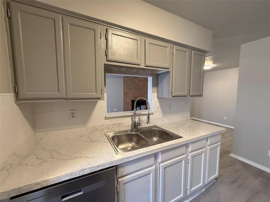 1435 N Bluegrove Rd - Photo 3 of 9