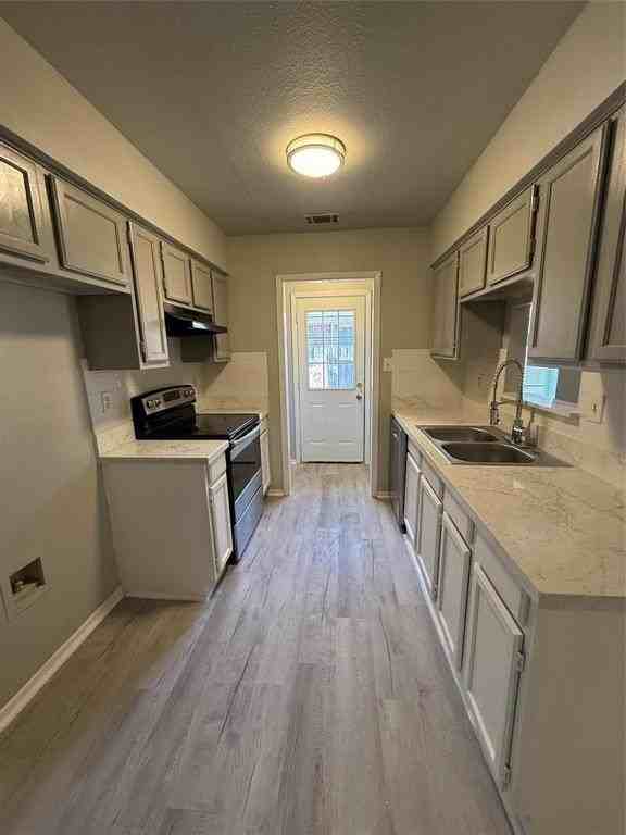 1435 N Bluegrove Rd - Photo 4 of 9