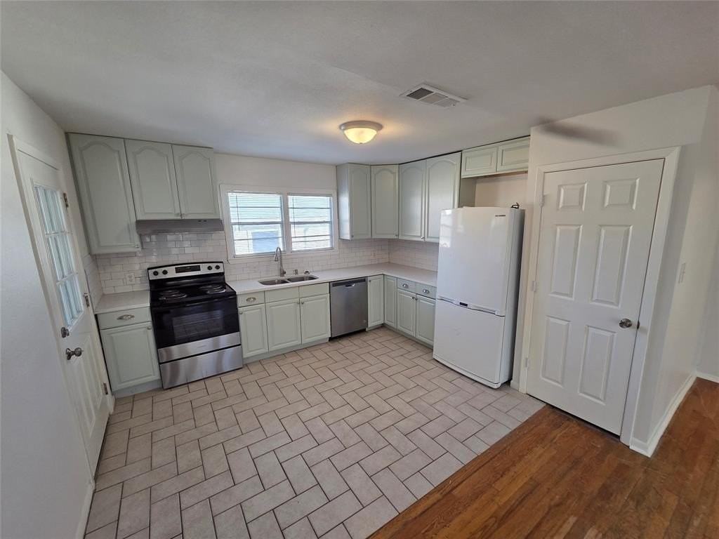 3600 Katrine St - Photo 5 of 17