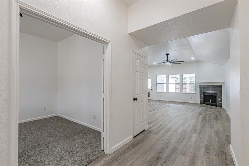 1505 Kittyhawk Dr - Photo 2 of 39