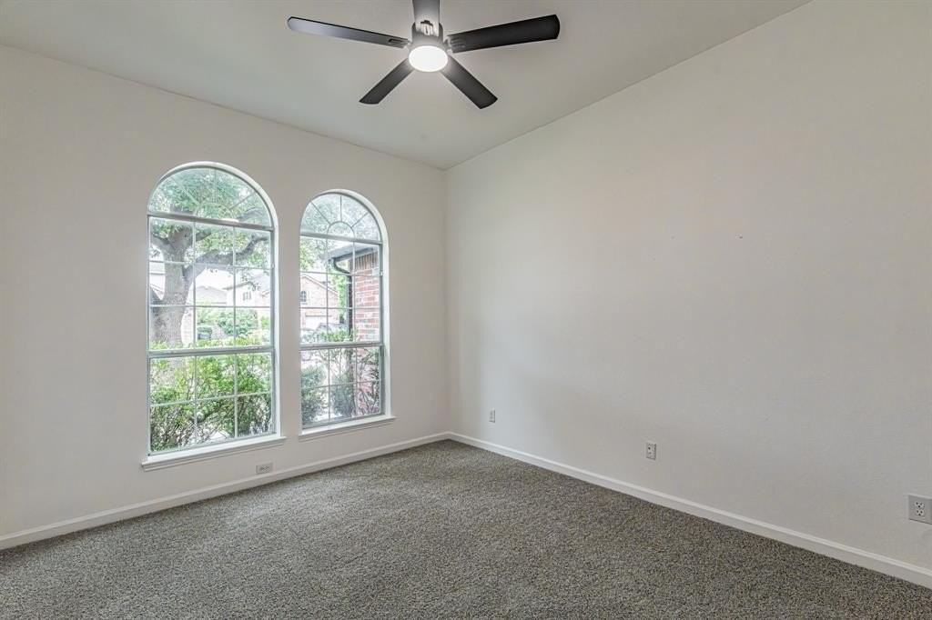 1505 Kittyhawk Dr - Photo 3 of 39