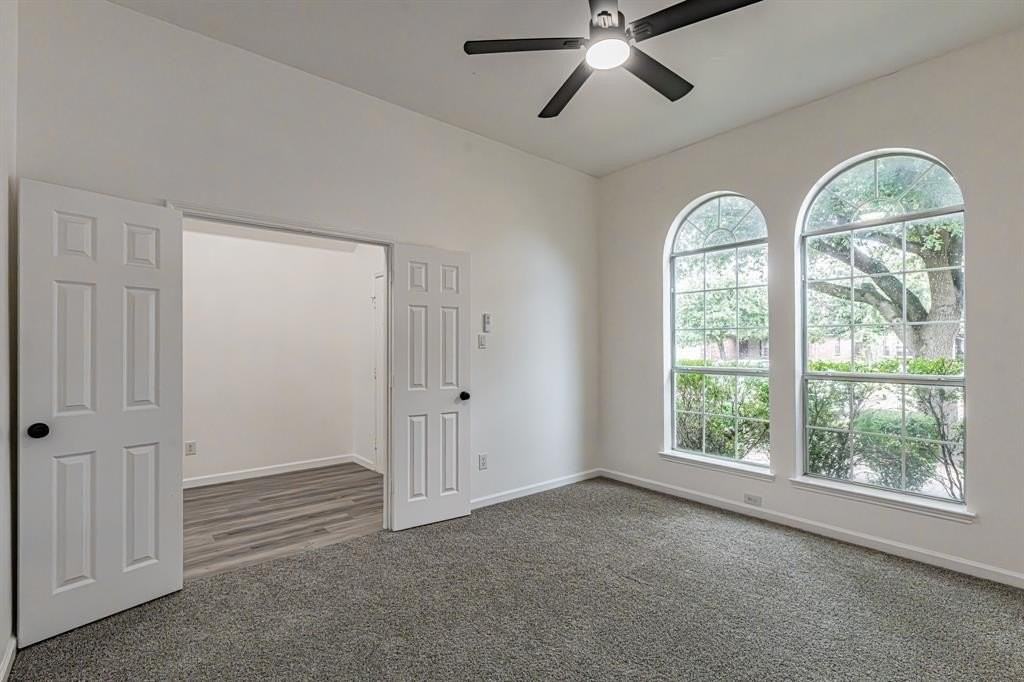 1505 Kittyhawk Dr - Photo 4 of 39