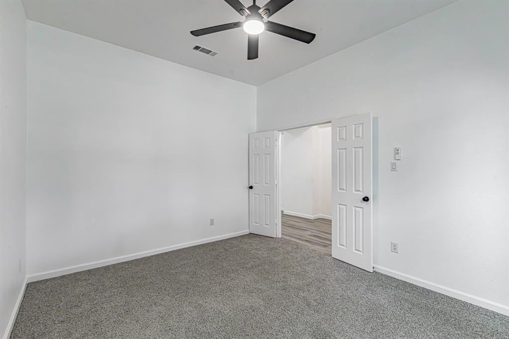 1505 Kittyhawk Dr - Photo 5 of 39