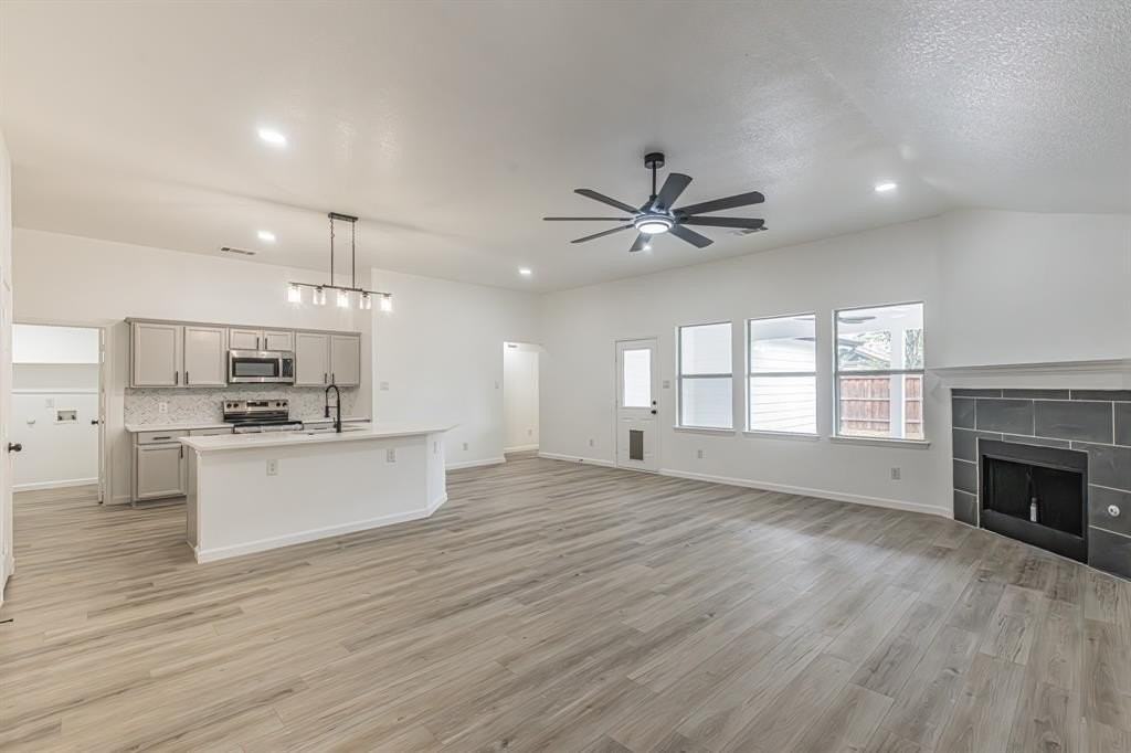 1505 Kittyhawk Dr - Photo 7 of 39