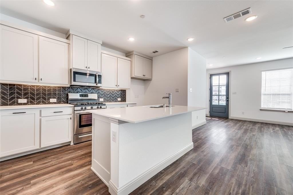 15866 Yellow Elder Rd - Photo 7 of 29