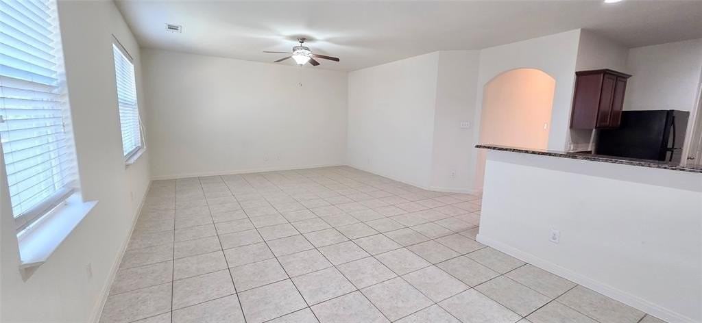 1837 Mesquite Ln - Photo 3 of 16