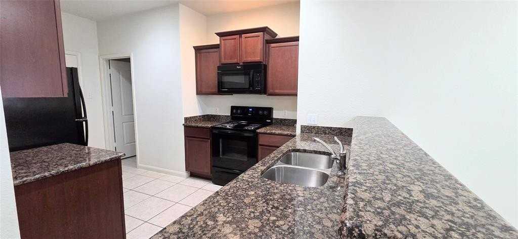 1837 Mesquite Ln - Photo 4 of 16