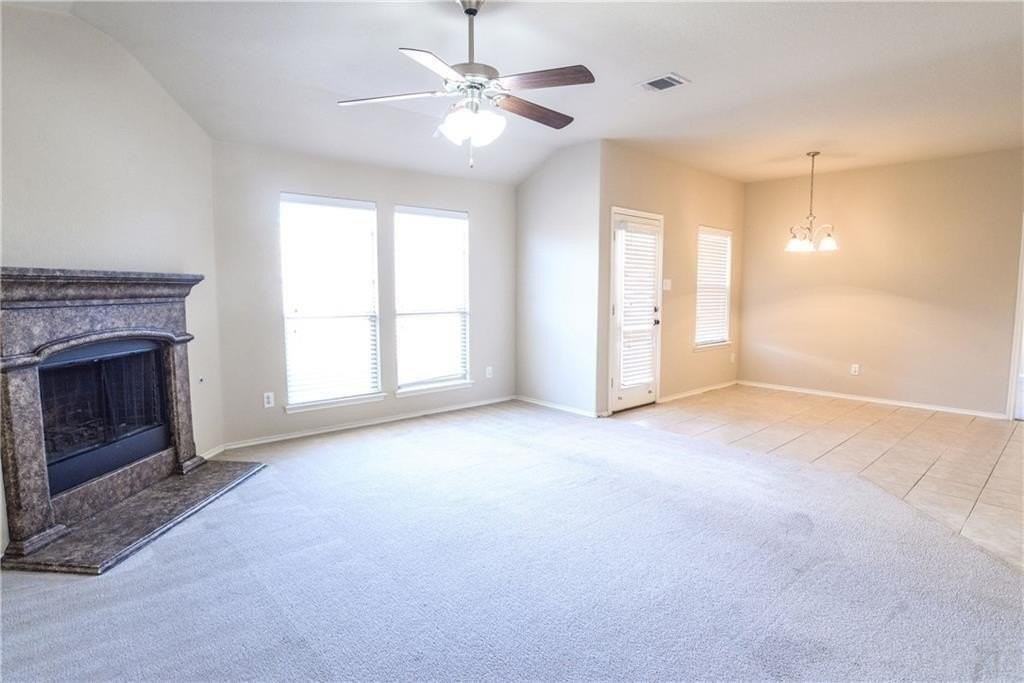 1025 Lake Grove Dr - Photo 3 of 17