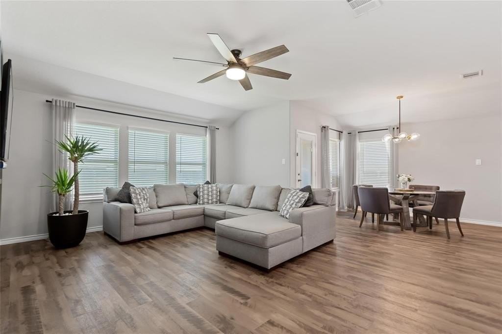 4101 Alcott Ln - Photo 5 of 31