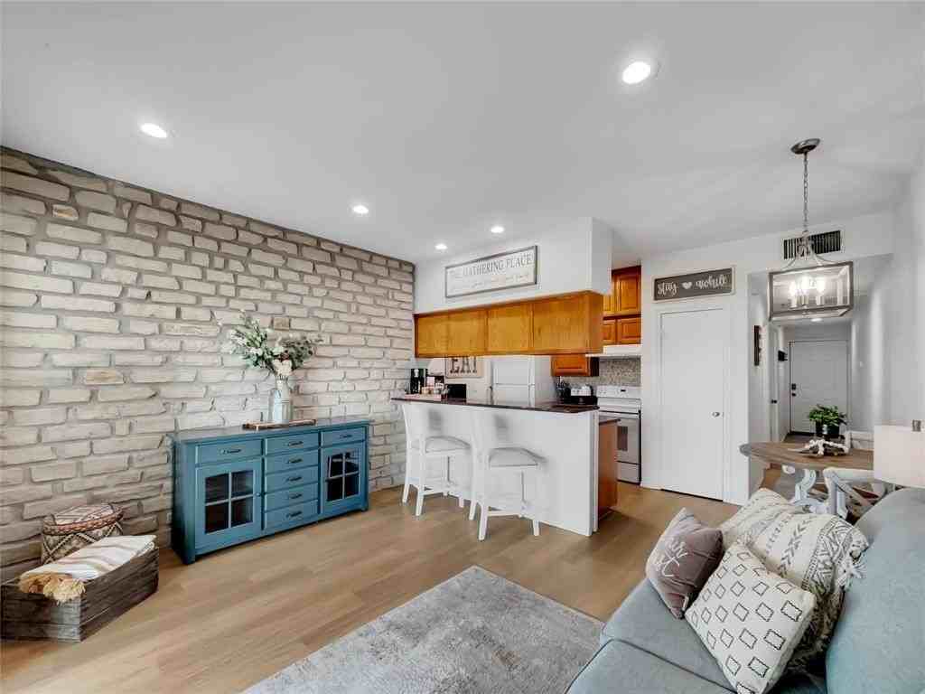 401 E Pearl St #2307 - Photo 4 of 19