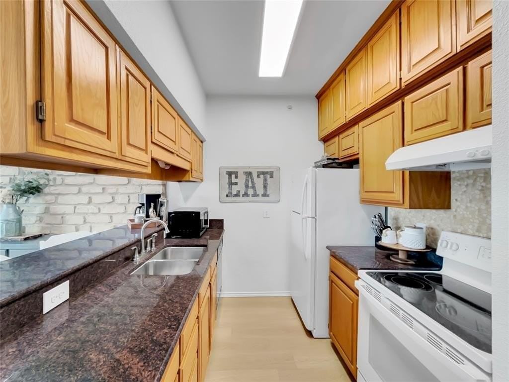 401 E Pearl St #2307 - Photo 6 of 19