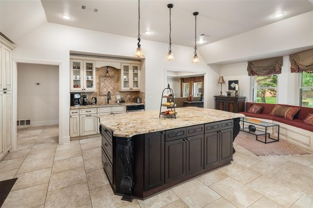 100 Camino Real E - Photo 7 of 35