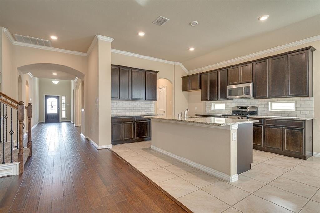 4112 Hialeah Dr - Photo 6 of 26