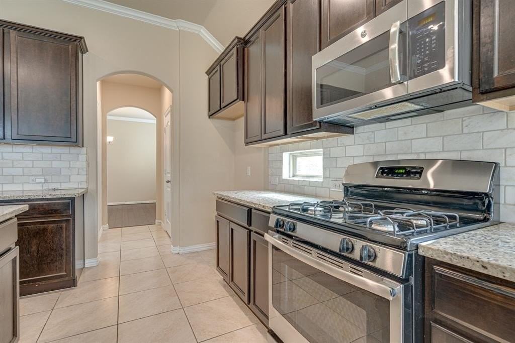 4112 Hialeah Dr - Photo 7 of 26