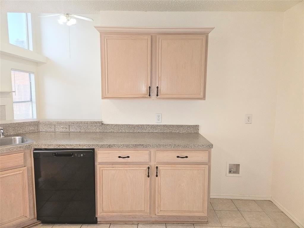 885 Stafford Station Dr - Photo 6 of 34