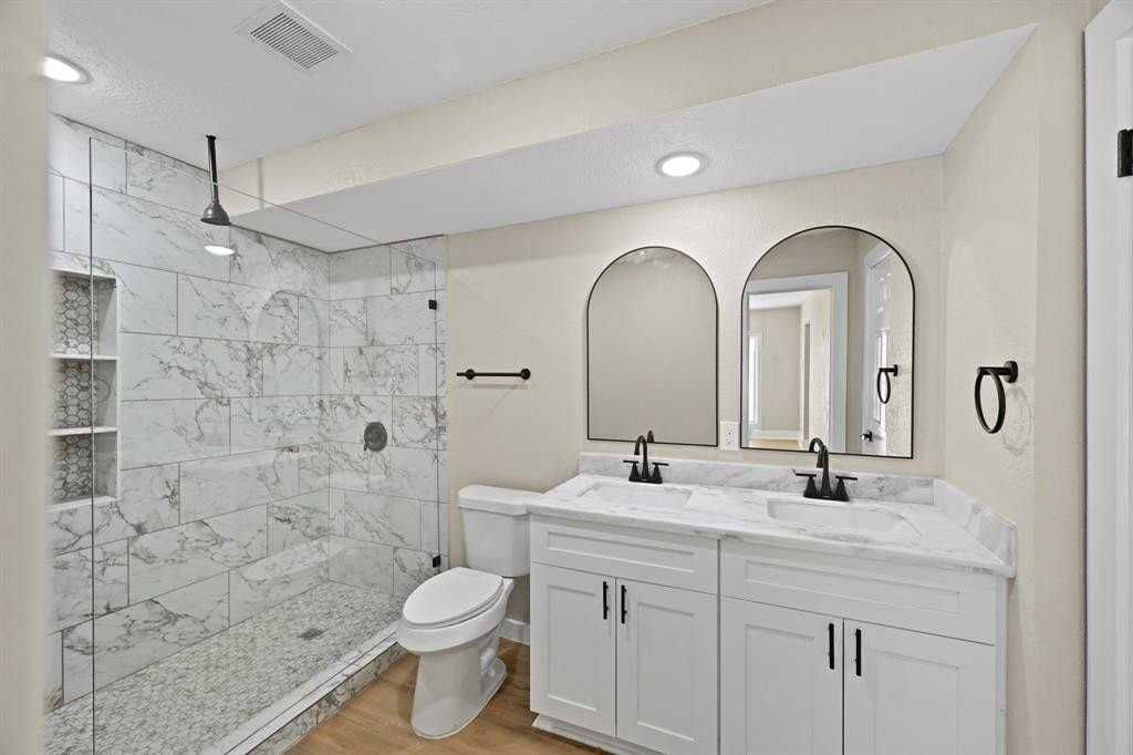 10211 Glenmawr Dr - Photo 6 of 37