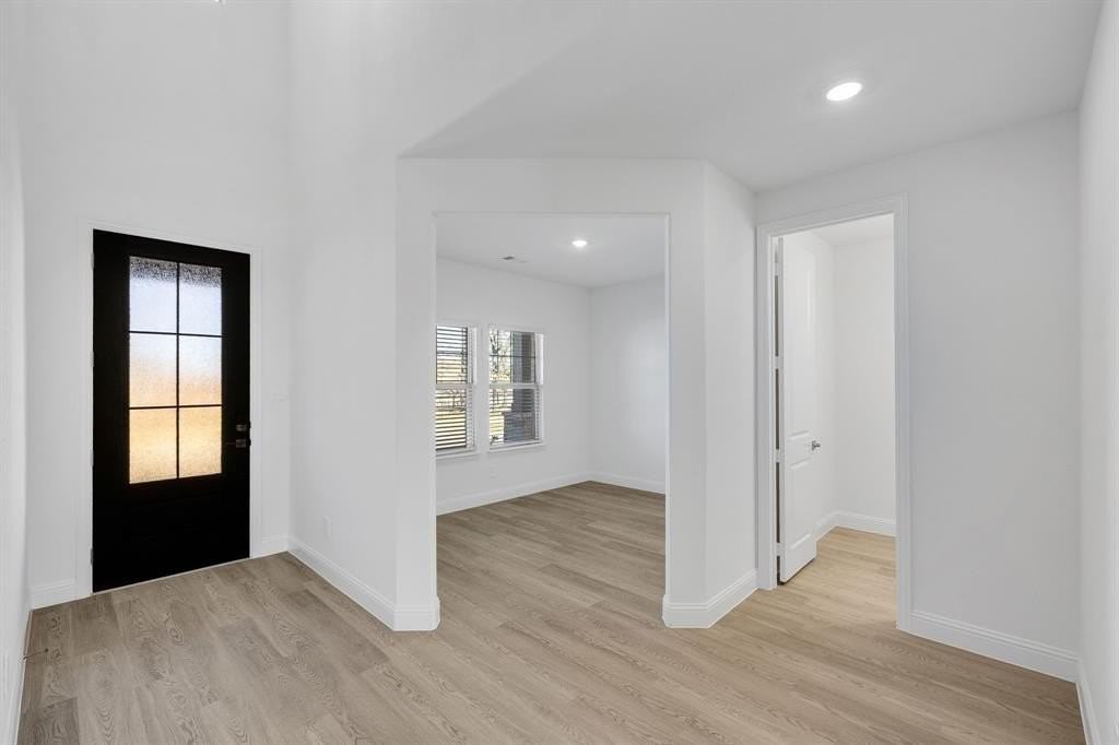 2408 Acadia Dr - Photo 5 of 40