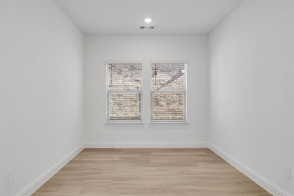 2408 Acadia Dr - Photo 7 of 40