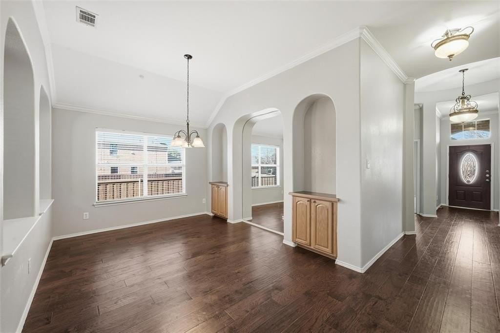 11415 Yoakum Dr - Photo 4 of 26