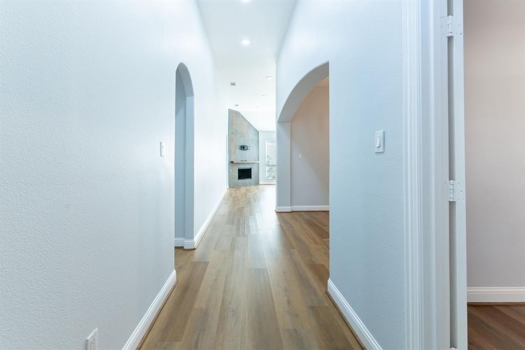 6605 Baycrest Cir - Photo 5 of 34