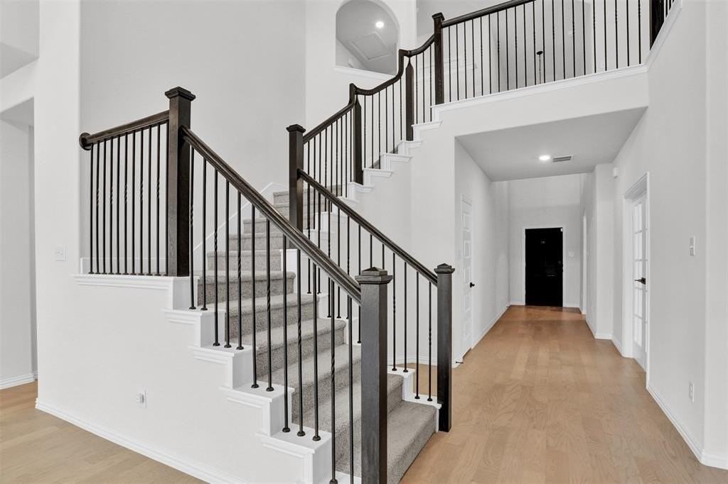 905 Chinati St - Photo 3 of 39