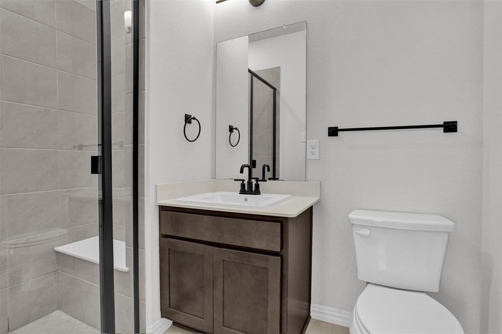 905 Chinati St - Photo 5 of 39